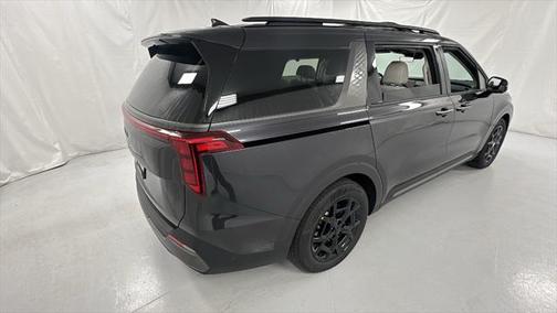 2025 Kia Carnival SX