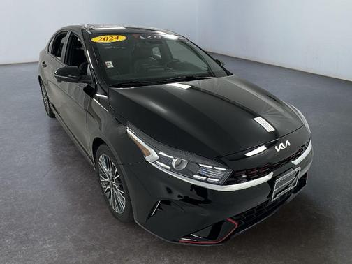 Aurora Black 2024 Kia Forte GT-Line