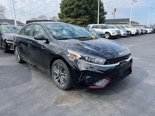 Aurora Black 2024 Kia Forte GT-Line