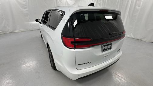 2024 Chrysler Pacifica Hybrid S Appearance Pkg