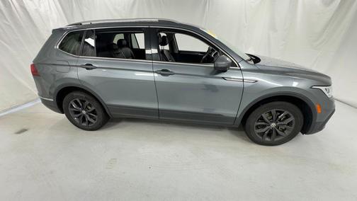 Platinum Gray Metallic 2024 Volkswagen Tiguan 2.0T SE 4MOTION