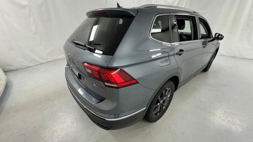 Platinum Gray Metallic 2024 Volkswagen Tiguan 2.0T SE 4MOTION