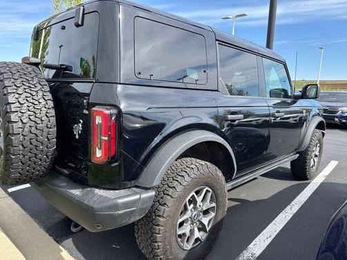 Shadow Black 2025 Ford Bronco Badlands