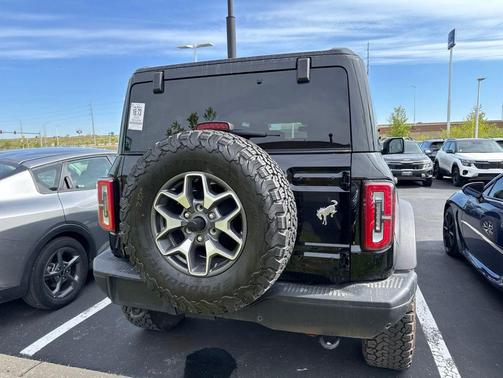Shadow Black 2025 Ford Bronco Badlands