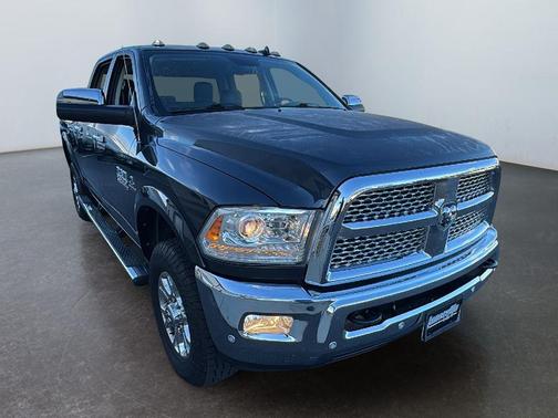 2017 RAM 2500 Laramie Crew Cab 4x4 6'4' Box