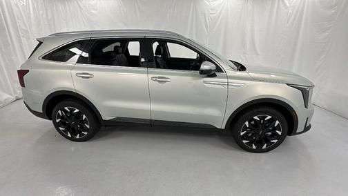 Ivory Silver 2026 Kia Sorento EX