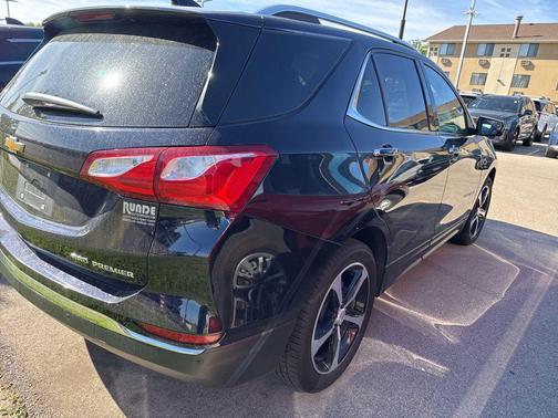 Midnight Blue Metallic 2021 Chevrolet Equinox Premier w/1LZ