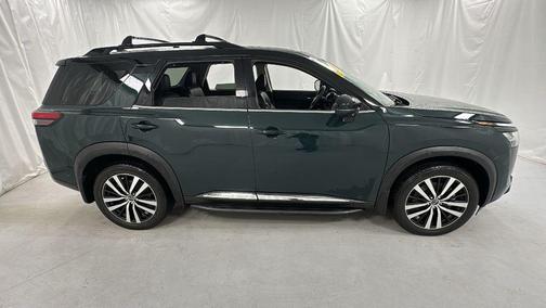 2024 Nissan Pathfinder Platinum 4WD