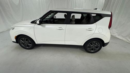 Snow White Pearl 2021 Kia Soul EX