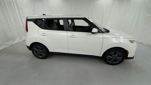 Snow White Pearl 2021 Kia Soul EX