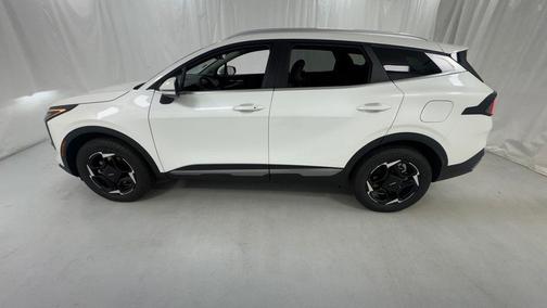 Snow White Pearl 2026 Kia Sportage Hybrid EX