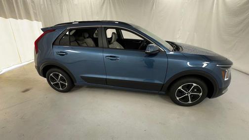 Mineral Blue 2026 Kia Niro EX