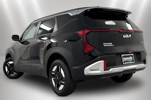 Aurora Black Pearl 2027 Kia Seltos LX