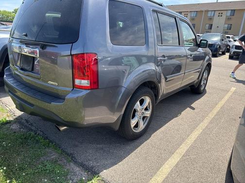 Silver 2014 Honda Pilot EX-L