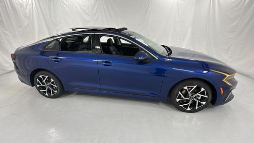 2025 Kia K5 EX