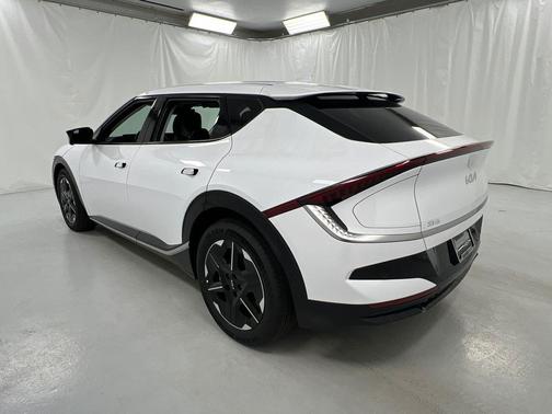 2025 Kia EV6 Wind