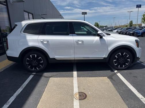 Glacial White Pearl 2024 Kia Telluride SX Prestige