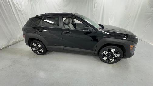 Abyss Black Pearl 2025 Hyundai KONA SEL