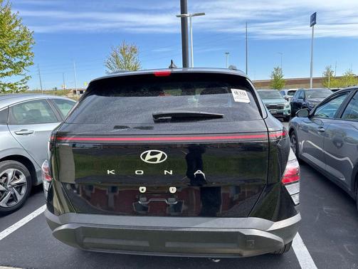Abyss Black Pearl 2025 Hyundai KONA SEL