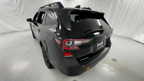 Crystal Black Silica 2023 Subaru Outback Wilderness