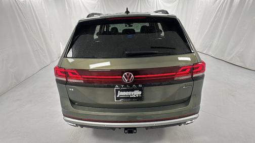 2024 Volkswagen Atlas 2.0T SE w/Technology 4MOTION