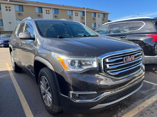 2017 GMC Acadia SLE-2