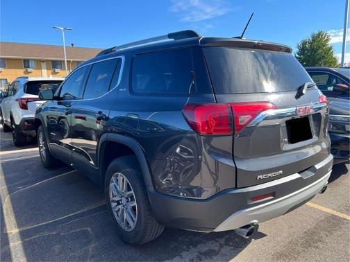 2017 GMC Acadia SLE-2