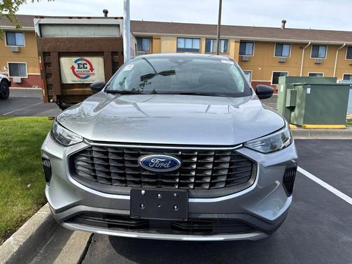 Iconic Silver Metallic 2024 Ford Escape Active