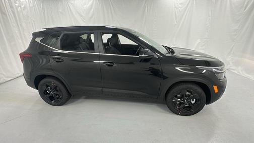Fusion Black 2026 Kia Seltos EX