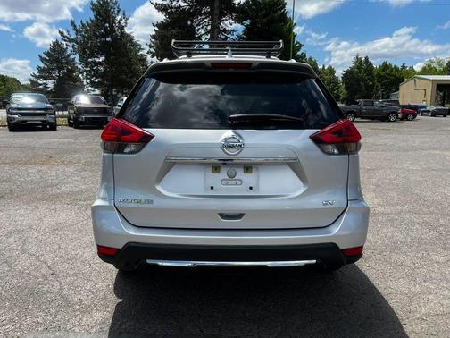 Brilliant Silver 2017 Nissan Rogue SV