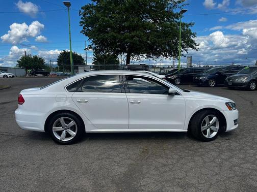 Candy White 2013 Volkswagen Passat 2.5 SE