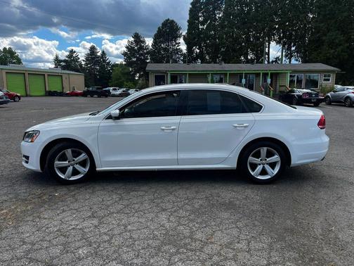 Candy White 2013 Volkswagen Passat 2.5 SE