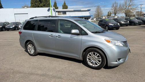 2015 Toyota Sienna XLE Premium