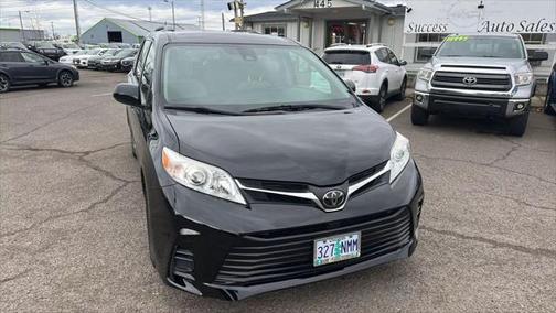 2018 Toyota Sienna LE