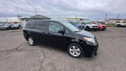 2018 Toyota Sienna LE