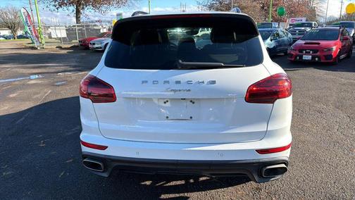 2016 Porsche Cayenne Cayenne