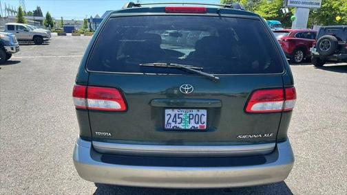 2002 Toyota Sienna XLE