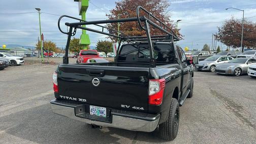 2017 Nissan Titan XD SV