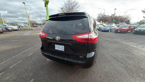 2018 Toyota Sienna XLE