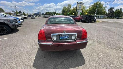 2004 Lincoln Town Car Ultimate
