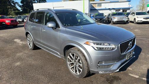 2016 Volvo XC90 T6 Momentum