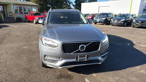 2016 Volvo XC90 T6 Momentum