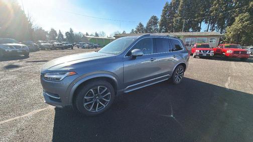 2016 Volvo XC90 T6 Momentum