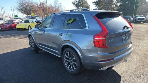 2016 Volvo XC90 T6 Momentum