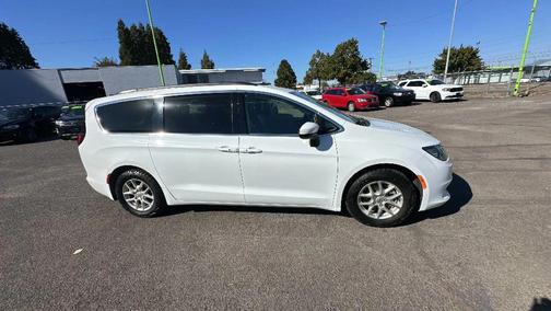 2021 Chrysler Voyager LXI