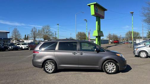 2014 Toyota Sienna XLE