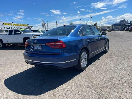 Reef Blue Metallic 2016 Volkswagen Passat 1.8T SE