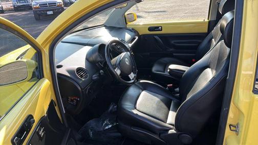 2008 Volkswagen New Beetle S