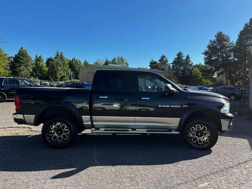 Brilliant Black Crystal Pearlcoat 2011 Dodge Ram 1500 ST