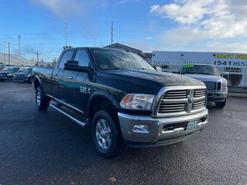 2017 RAM 2500 Big Horn Crew Cab 4x4 8' Box